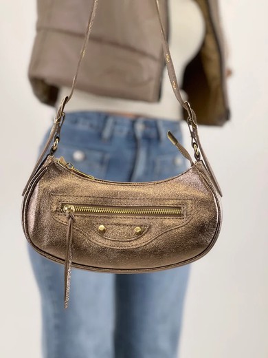 Bolso Hobo Biker De Piel Bronce