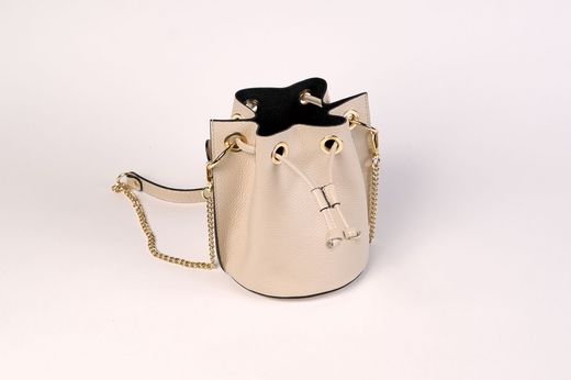 Bolso bombonera de piel beige