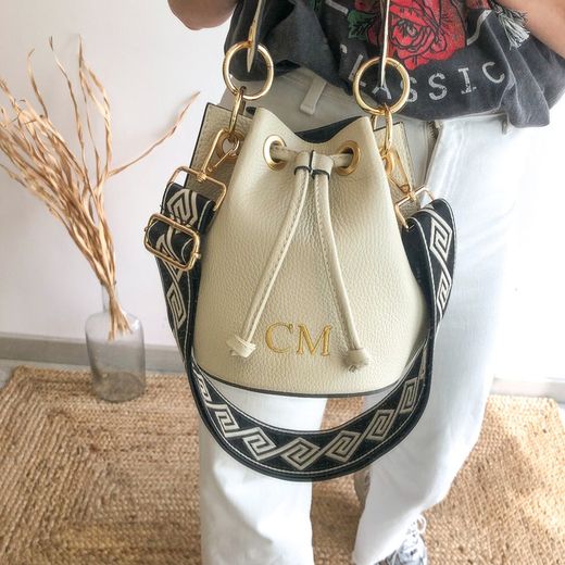 Bolso bombonera de piel beige