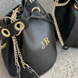 Bolso bombonera de piel negro