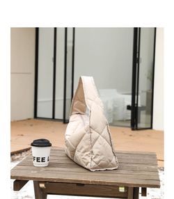 Bolso de Hombro Pequeño Acolchado Beige