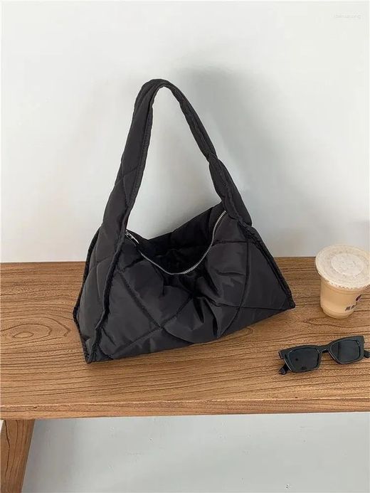 Bolso de Hombro Pequeño Acolchado Negro