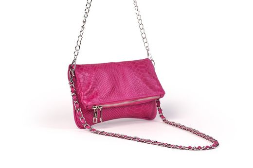 Bolso de piel doble cadena fucsia