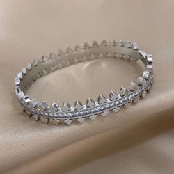 Brazalete Tifa Plateado Para Mujer