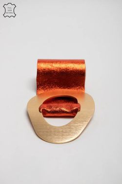 Cinturón Stand De Piel Con Hebilla Grande Naranja Metalizado