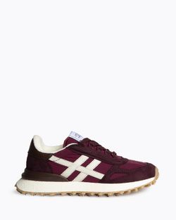 Deportiva Running Burdeos marca Corina M5545