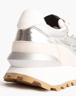 Deportiva Soft Plata marca Corina M4085