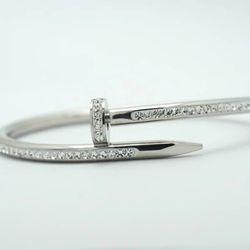 Pulsera Tipo Clavo Con Brillo Plateado Para Mujer