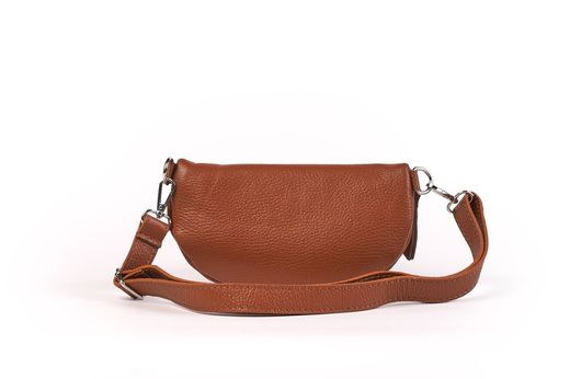 Riñonera de piel para mujer camel cremallera plateada