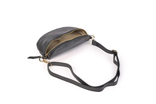 Riñonera de piel para mujer negro cremallera dorada