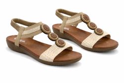 Sandalia Boho Chic con Detalles Ornamentales Beige