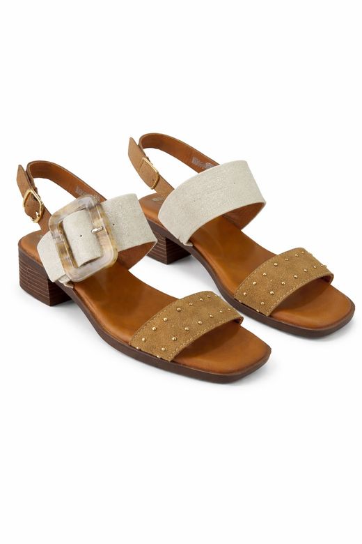 Sandalia Casual con Hebilla y Tacón Bajo Camel