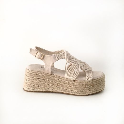 Sandalia Con Plataforma De Yute Trenzado Beige