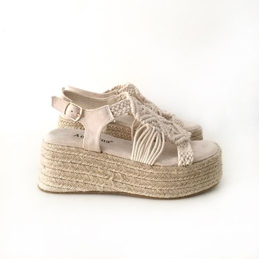 Sandalia Con Plataforma De Yute Trenzado Beige