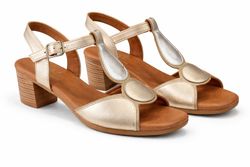 Sandalia Con Tacón Bajo y Diseño Elegante Con Detalles Circulares Dorada