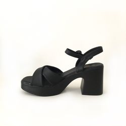 Sandalia De Tacón Con Plataforma Negro