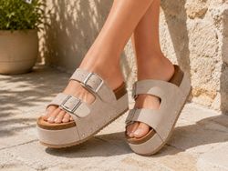 Sandalias de Plataforma Beige con Doble Hebilla