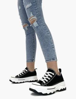 Zapatilla De Lona Con Plataforma Negro