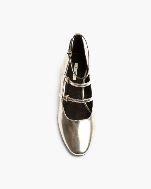 Zapato Mary Jeane Dorado marca Corina M4665